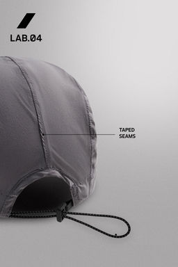 GORRA T?CNICA LIGERA / Morado Oscuro
