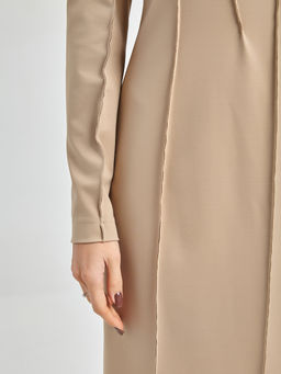 Платье со швами наружу