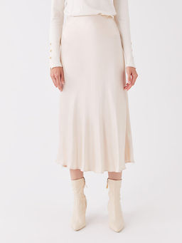 Standart Fit D?z Saten Kad?n Etek