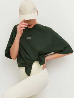 Футболка прямого силуэта с разрезом