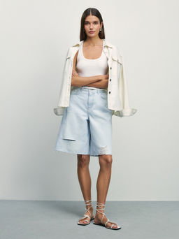 Джинсовые шорты-бермуды с разрывами / Zarina