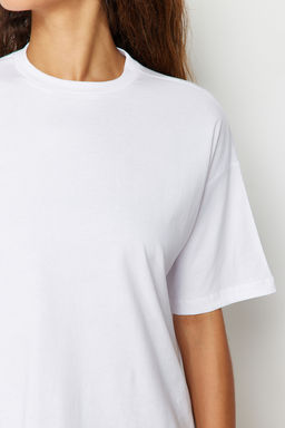 Beyaz %100 Pamuk Bisiklet Yaka Oversize/Genis Kal?p Orme T-Shirt TWOSS20TS0134