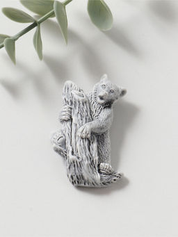 Магнит "Медведь на дереве" (барельеф), 5см