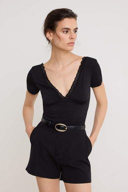 Siyah D_z Fitted/V_cuda Oturan V Yaka Dantel Detayl_ Esnek _rme Body TWOSS26BD00036