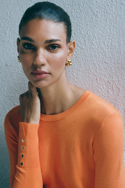 BASIC PLAIN KNIT SWEATER