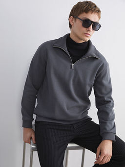 Dik Yaka Erkek Sweatshirt