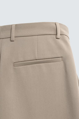 PANTAL?N RELAXED FIT PLIEGUES / Tostado claro - Zara фото 10