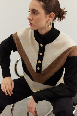 Siyah Genis Kal?p Dik Yaka Renk Bloklu Triko Kazak TWOAW24KZ00092 - Trendyolmilla фото 2