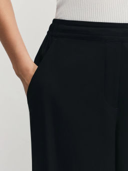 Брюки прямые с резинкой в поясе / Zarina  фото 5