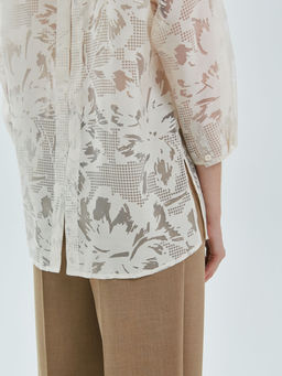 Блузка из органзы с вытравной печатью