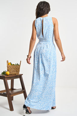 Платье облегающее бело-голубое