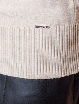 D34.201 Свитер женский бежевый меланж