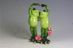 Фигурка Лягушка Влюбленные 14 см цветы / YX5126GZ /уп 24/А - Галеонтрейд фото 3