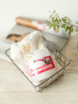 Скраб д/тела Солевой с Витаминами С и Е "Молоко И Йогурт" CAREBEAU, 700 гр