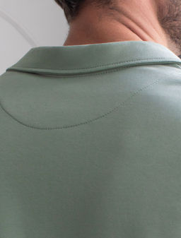 Лонгслив с воротником поло на пуговицах из премиального хлопка с эластаном