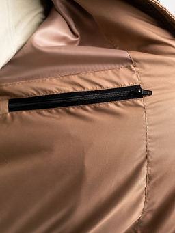 Бомбер-пилот бежевый