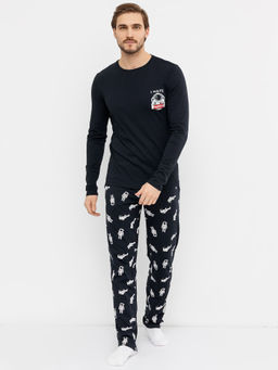 Пижама мужская (джемпер, брюки) в расцветке космонавты на черном