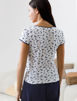 Футболка с фигурным вырезом каре из эластичного трикотажа кашкорсе