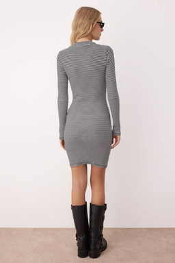 TRENDYOLMILLA Siyah Vucuda Oturan Mini Dik Yaka Fitilli Esnek Orme Kalem Elbise TWOAW21EL2244