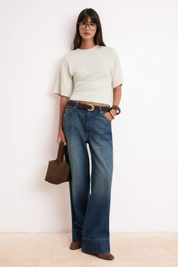 Tas Fitted/Bele Oturan Dusuk Kol Truvakar Yumusak Orme T-Shirt TWOSS26TS00060