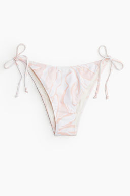 Braga de bikini con lazada