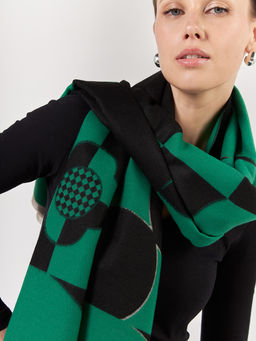 В СОСТАВЕ ШЕРСТЬ И КАШЕМИР Большой, мягкий, теплый однотонный двусторонний палантин.