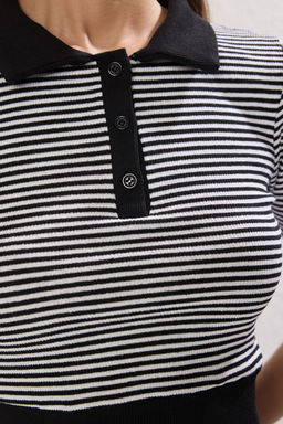 Trendyolmilla Siyah Polo Yaka Crop Fitilli Esnek Orme Bluz TWOSS25BZ00290  фото 3