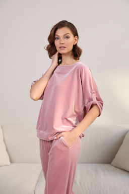 Свитшот с патами на рукавах