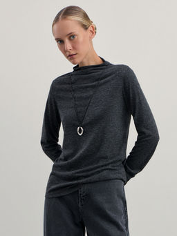 Джемпер из вискозы с воротником стойкой / Zarina