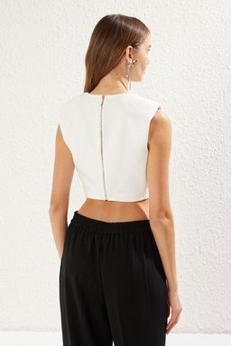 Siyah Fiyonk Detayl? Crop Dokuma Bluz TPRSS25BZ00022 - Trendyolmilla фото 17