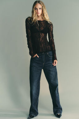 LACE TOP
