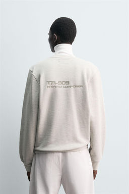 ROLAND CORPORATION  CREW NECK SWEATSHIRT