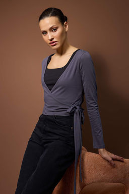 Siyah-Beyaz 2li Paket Baglama Detayl? Vucuda Oturan Esnek Orme Bluz TWOAW26BZ00102 - Trendyolmilla фото 6