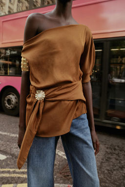 ASYMMETRIC SATIN TOP WITH APPLIQU_ - Zara фото 2