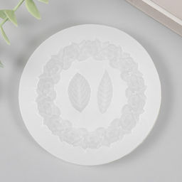 Цена за 2 шт. Молд силикононовый «Круг из роз и листики» 8,5 х 8,5 х 0,5 см