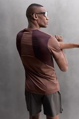 COLOUR BLOCK TRAINING T-SHIRT - Zara фото 5