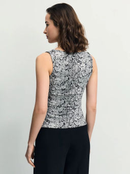 Базовый топ с широкими бретелями и принтом / Zarina