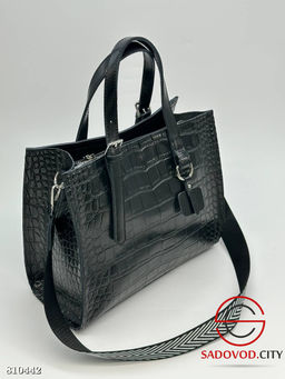 Сумка выполнена из кожи - Bruno фото 2