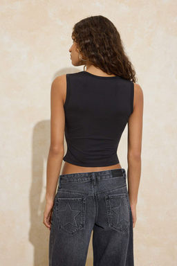 Siyah Fitted/Vucuda Oturan Kolsuz Aksesuar Detayl? Esnek Orme Bluz TWOSS26BZ00030 - Trendyolmilla фото 4