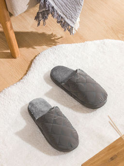 Kapitone Desenli Erkek Ev Terli?i