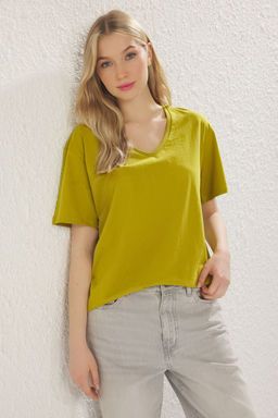 Yag Yesili %100 Pamuk Oversize/Genis Kal?p V Yaka Orme T-Shirt TWOSS23TS00003