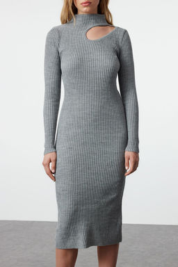 TRENDYOLMILLA Murdum Midi Triko Cut Out/Pencere Detayl? Elbise TWOAW24EL00028 фото 20