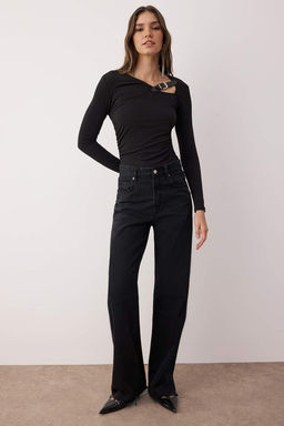 Siyah Aksesuar Detayl? Asimetrik Yaka Orme Party Bluz TPRAW26BZ00030