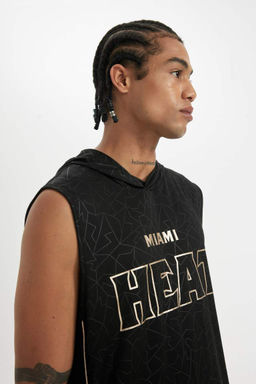 DeFactoFit Майка из плотной ткани стандартного кроя с капюшоном NBA Miami Heat  фото 6