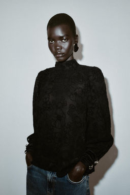 SEMI-SHEER VELVET BLOUSE WITH BOW - Zara фото 2