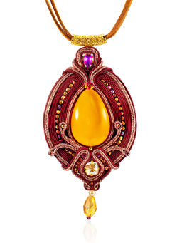 Крупная плетёная подвеска с медовым янтарём Индия