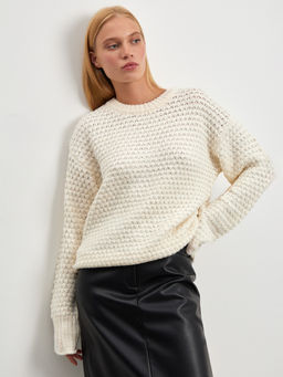 Джемпер с текстурной вязкой - Emka фото 3