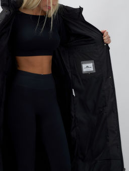 Пальто утепленное стеганное зимнее с капюшоном женское черного цвета 9609Ch - Mtforce фото 13