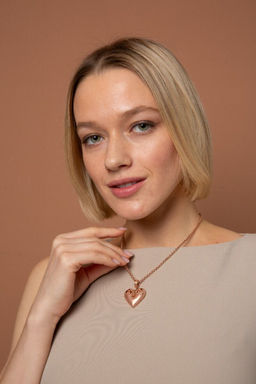 Ожерелье из золотистого металла - Модные истории фото 5