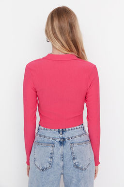 Fusya Dugmeli Fitted/Vucuda Oturan Polo Yaka Burumcuk/Dokulu Crop Orme Bluz TWOAW22BZ0241